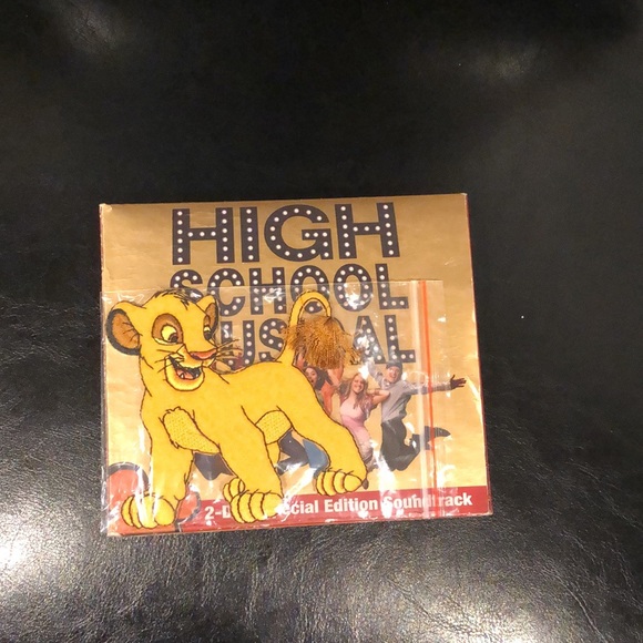 Disney Vintage The Lion King Simba Embroidered Iron-On Patch - Picture 5 of 5